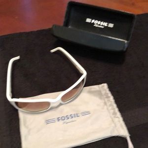FOSSIL SUNGLASSES